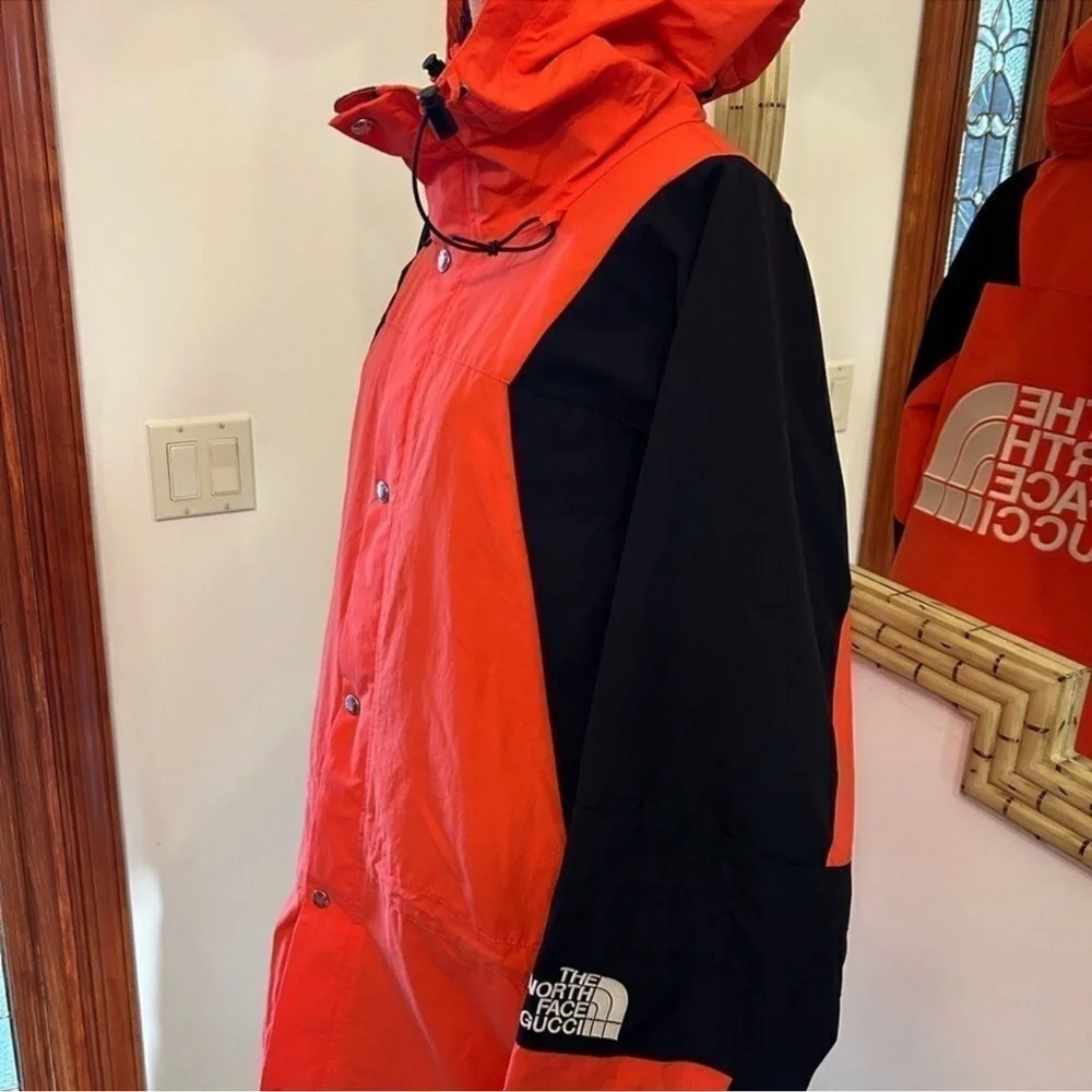 Men’s Gucci, X North face supreme Mountain edition jacket size XL